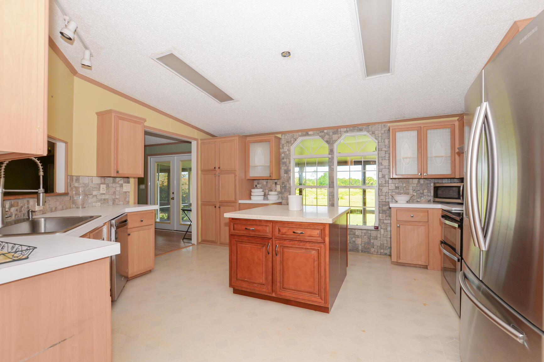 63000 Western Agricultura - Residential