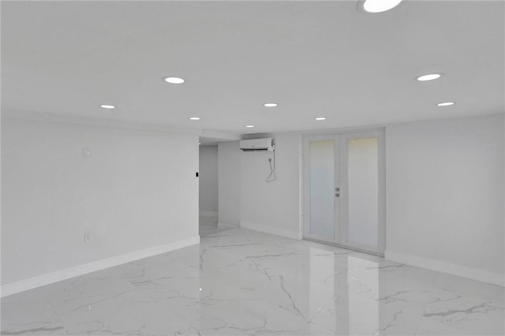 BEVERLY PARK - Residential