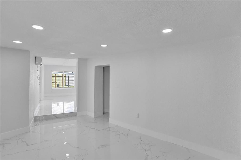 BEVERLY PARK - Residential