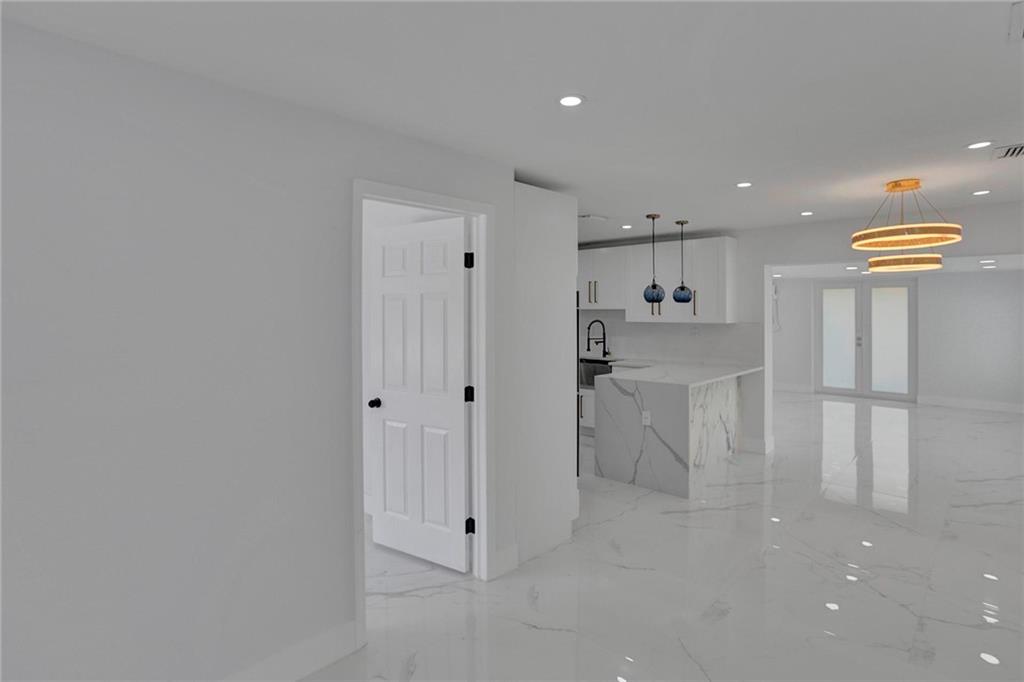 BEVERLY PARK - Residential