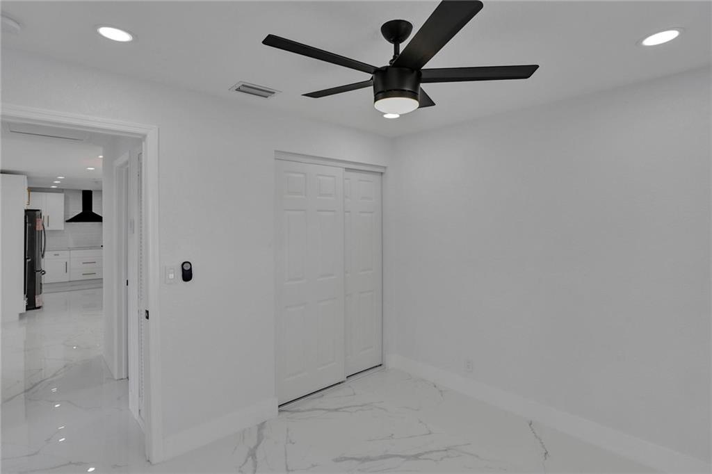 BEVERLY PARK - Residential