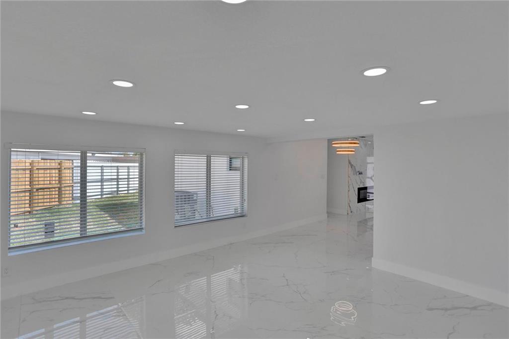 BEVERLY PARK - Residential