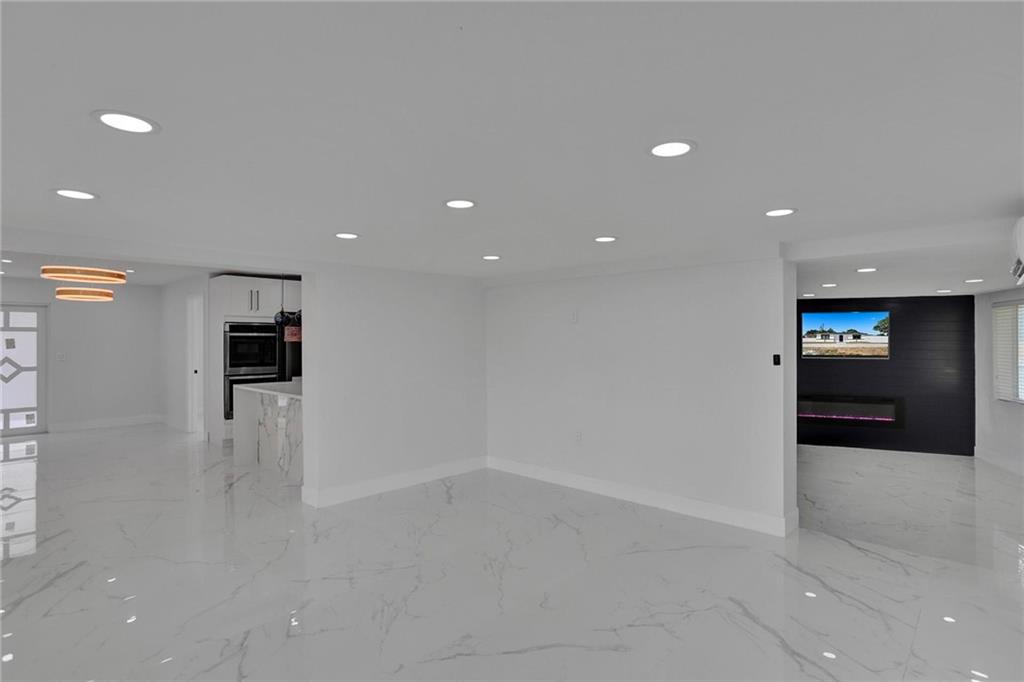 BEVERLY PARK - Residential