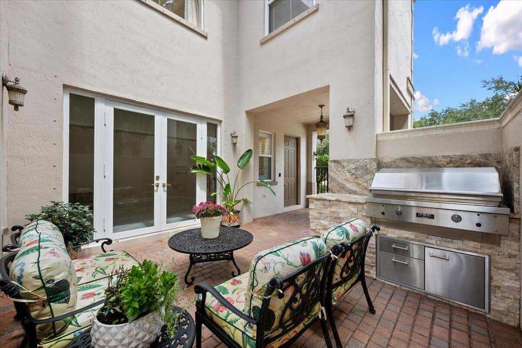 Photo of 208 Glacier Street, Palm Beach Gardens, FL 33410 (MLS # B26036735)