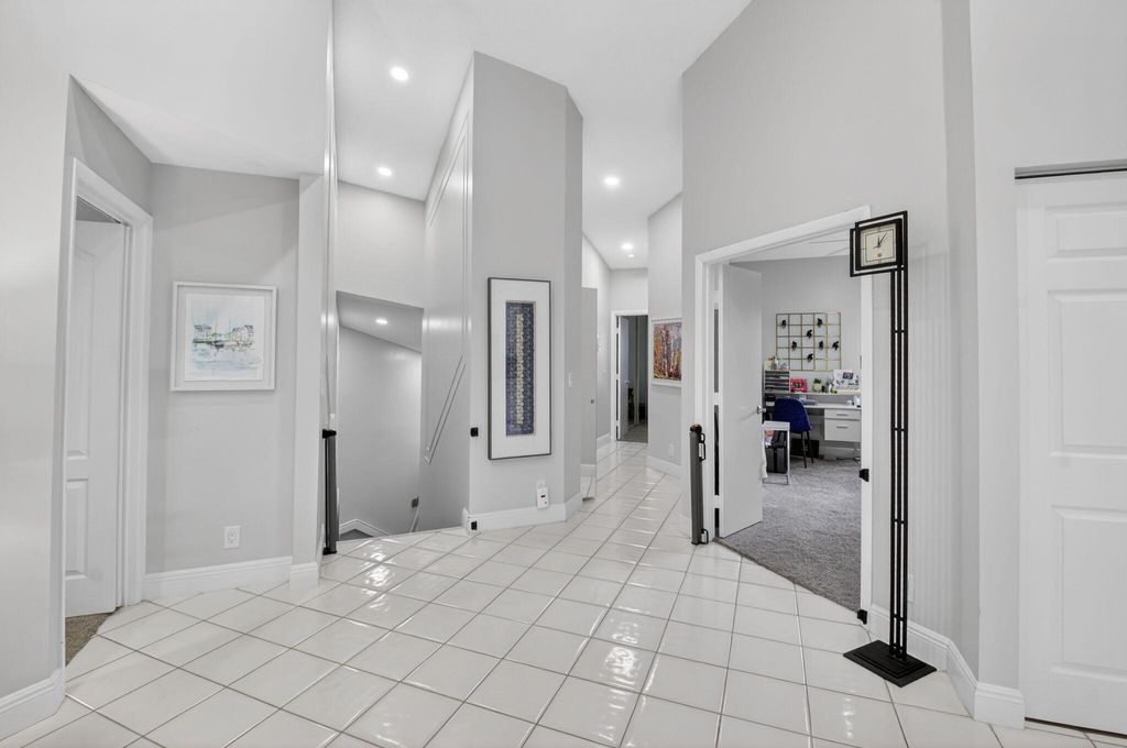 Photo of 5374 Venetia Court #E, Boynton Beach, FL 33437 (MLS # R11155191)
