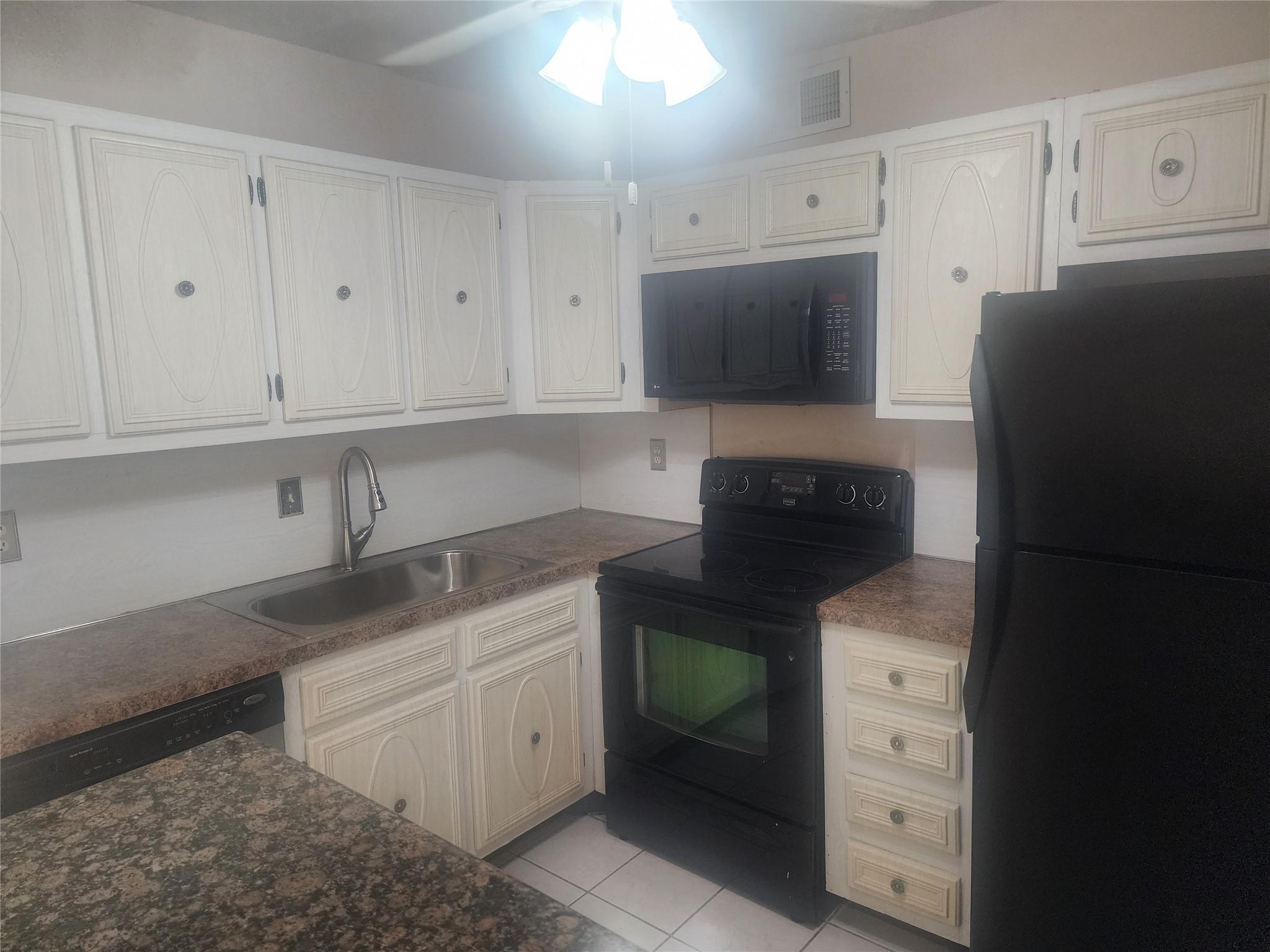 110 Cypress Club Dr 109