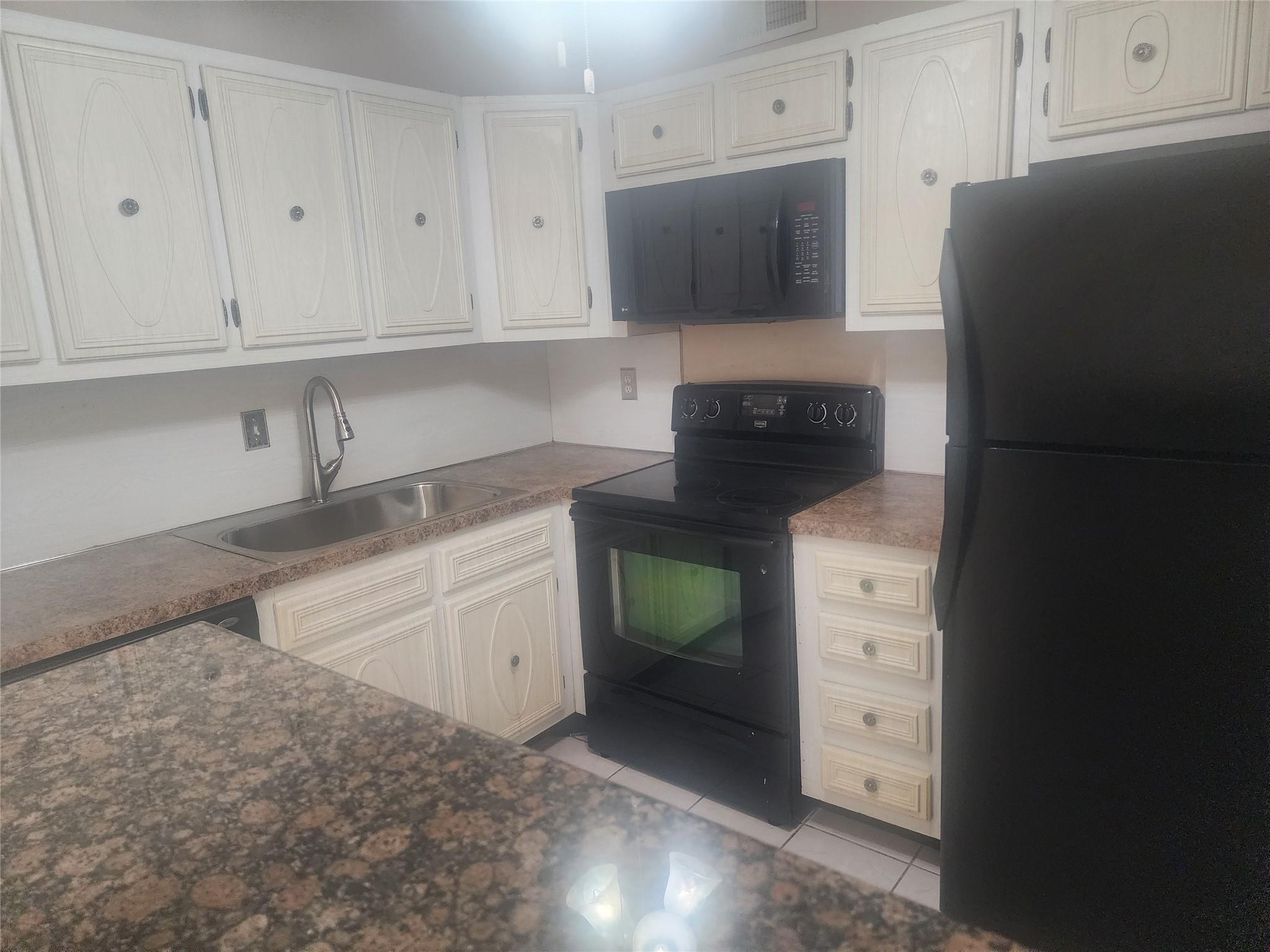 110 Cypress Club Dr 109