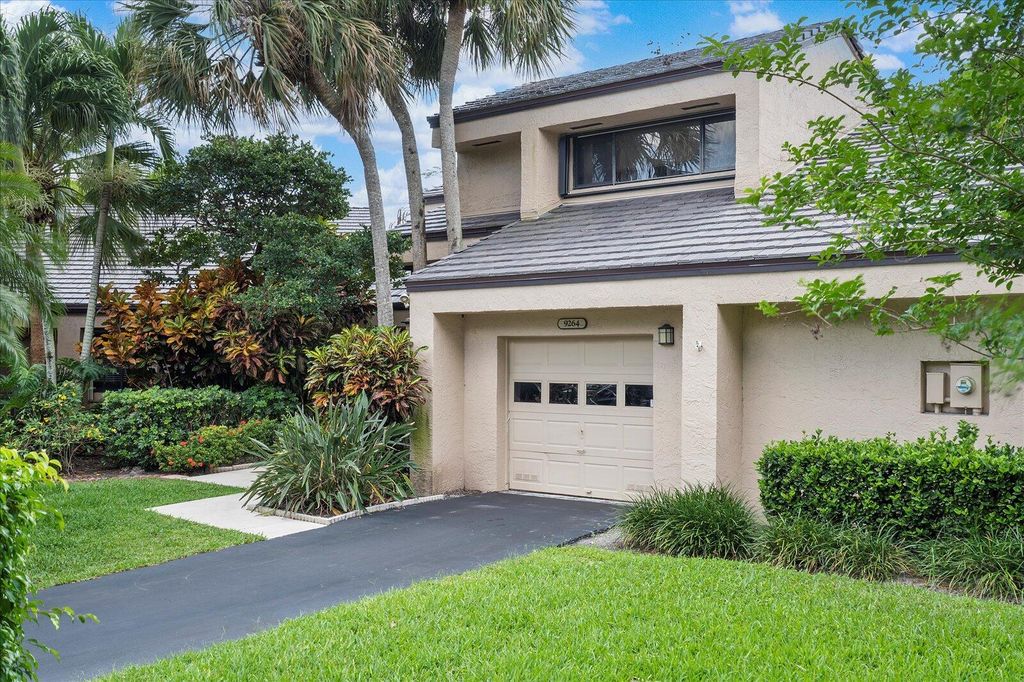 Photo of 9264 Chelsea Drive S, Plantation, FL 33324 (MLS # B26001584)