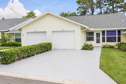 8187 SE Fox Hill Place Hobe Sound FL 33455