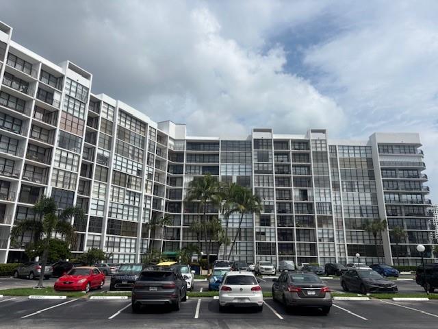 !!!BEAUTIFUL 2BD. 2BTH. + DEN. 1455 SQ. FT. CONDO ON THE INTRACOASTAL WITH SPECTACULAR WATER VIEW!!! UPGRADED,NEW BATHROOM SINKS,NEWER KITCHEN CABINETS WITH GRANITE COUNTERTOPS,BRAND NEW REFRIGERATOR!!BRAND NEW WINDOW TREATMENTS!!!NEW LIGHTS & ACCORDION SHUTTERS!! HUGE BALCONY WITH INTACOASTAL VIEW,FLOOR TO CEILING WINDOWS!!! BUILDING HAS MANY AMENITIES INCLUDING HEATED SWIMMING POOL,GYM,TENNIS,24/7 SECURITY WITH ATTENDED LOBBY!!!CLOSE TO THE BEACH,MARINAS,AVENTURA MALL & GULFSTREAM CASINO!!! ASSOCIATION REQUIRES 700 CREDIT SCORE!!!NO WASHER,DRYER IN THE UNIT!!! EASY TO SHOW!!!
