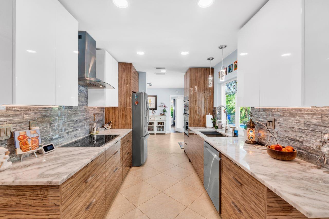 View photos, virtual tours, details... 5751 NE 22nd Way