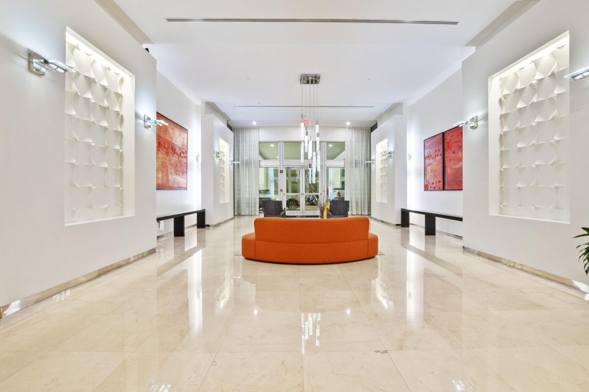 METROPOLIS II - Residential