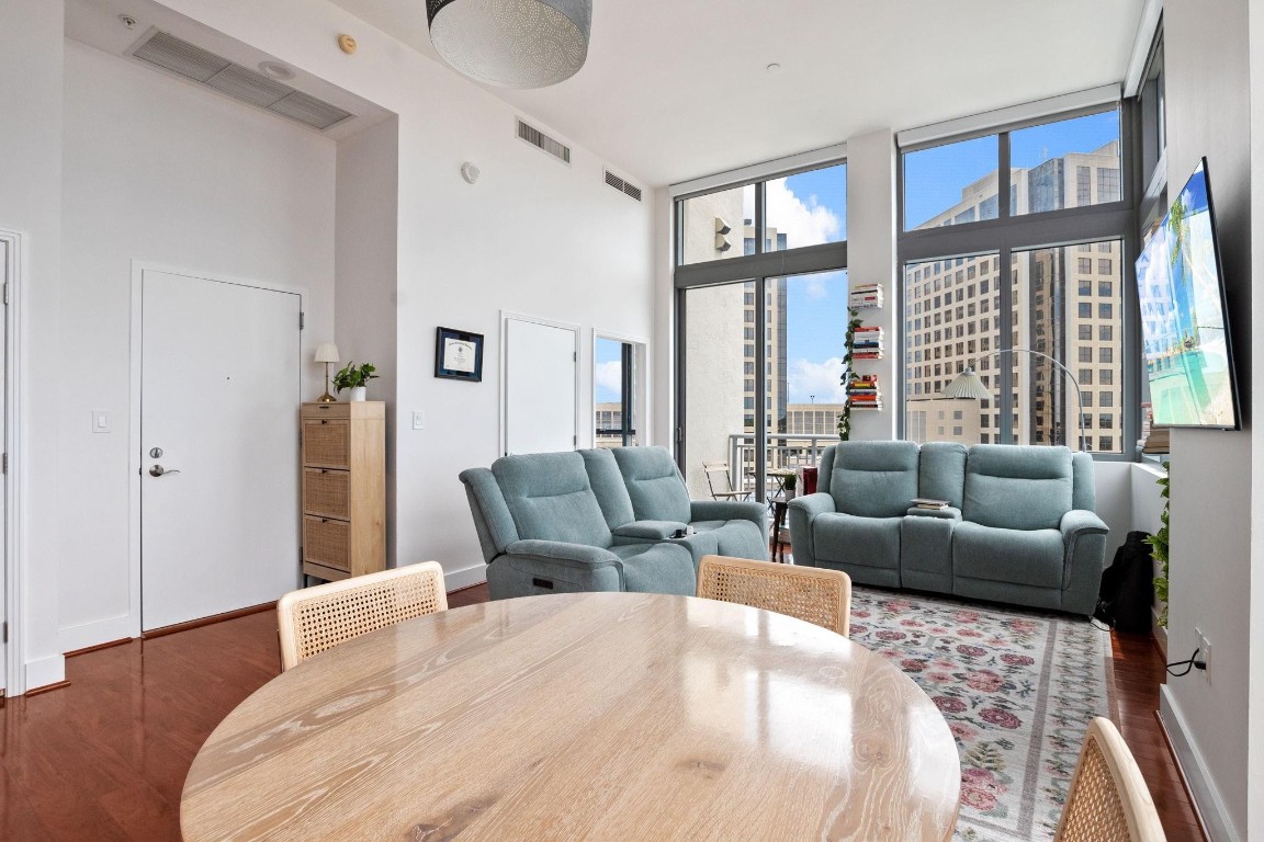 METROPOLIS II - Residential