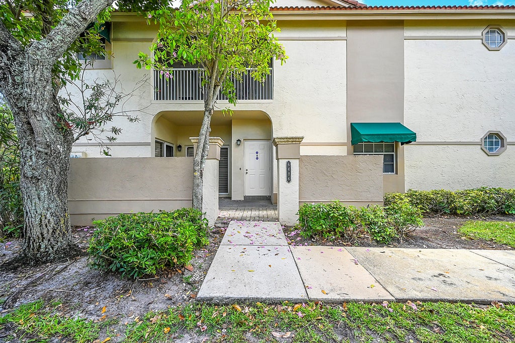 Photo of 6486 Via Regina #1, Boca Raton, FL 33433 (MLS # R10989901)