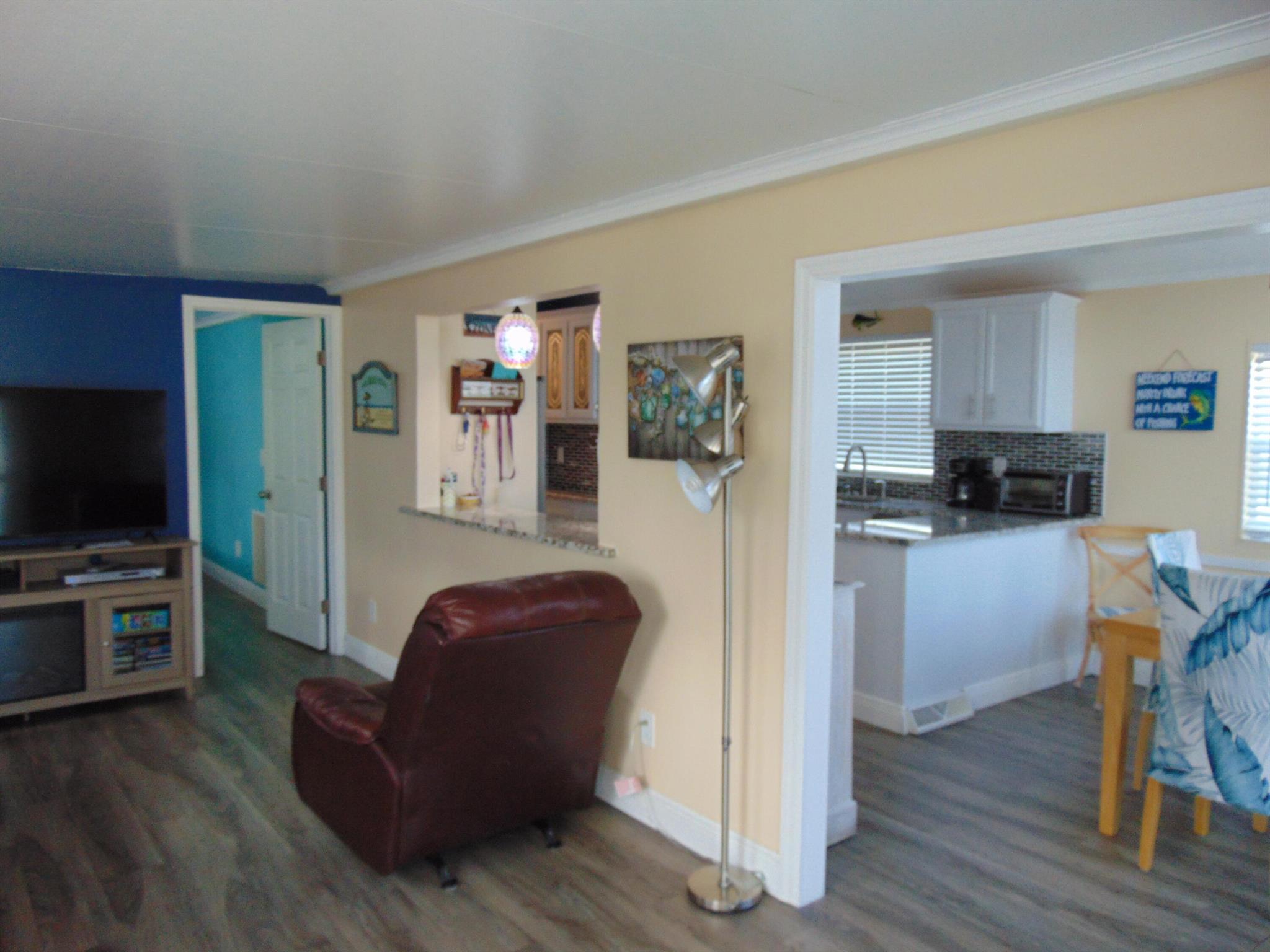 10851 S Ocean Drive 120, Jensen Beach, FL, 34957/$435,000 4 10851 S Ocean Drive 120