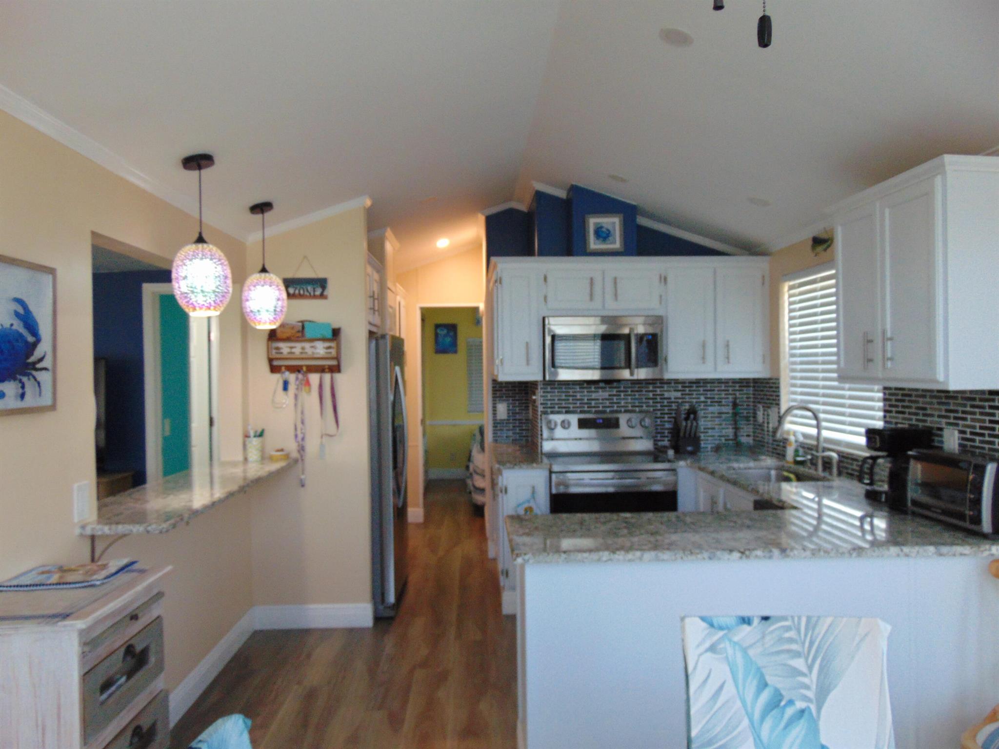 10851 S Ocean Drive 120, Jensen Beach, FL, 34957/$435,000 2 10851 S Ocean Drive 120