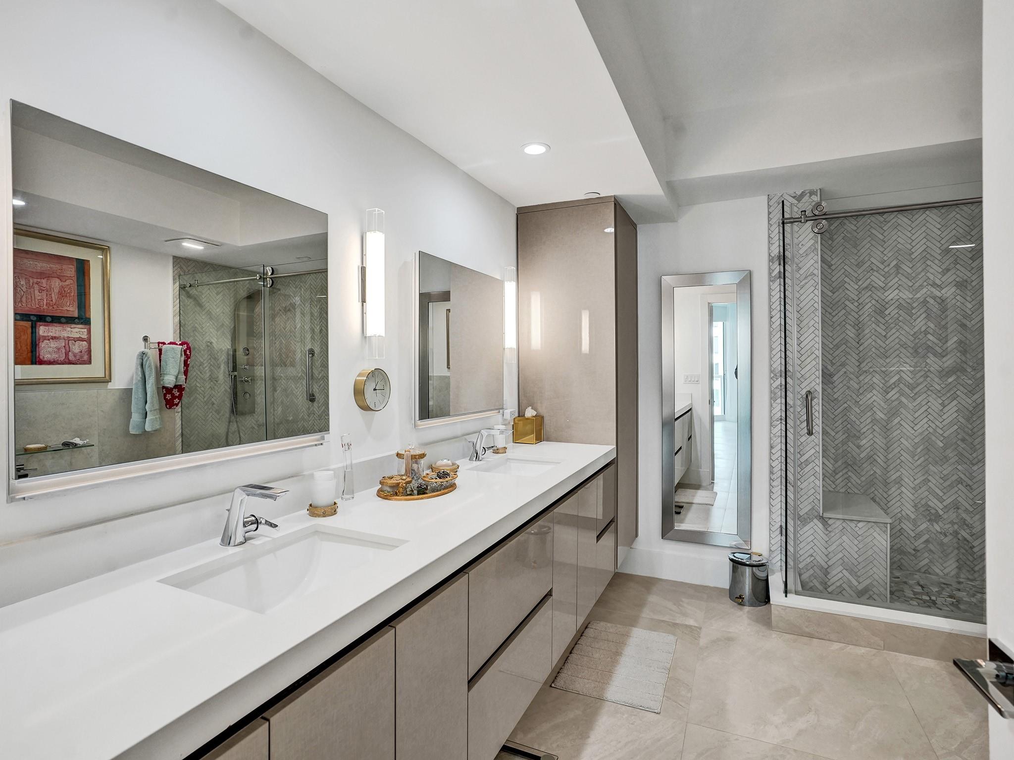 TOWNSEND PLACE CONDO - Residential