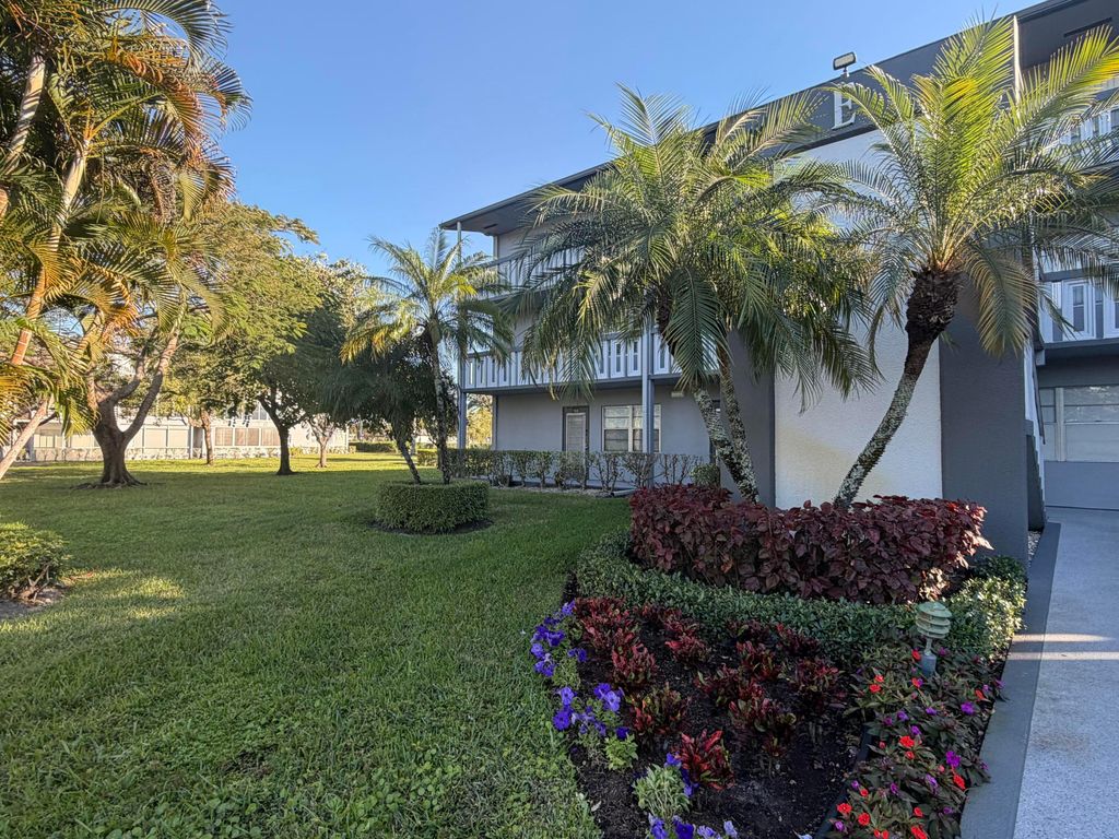Photo of 169 Suffolk E, Boca Raton, FL 33434 (MLS # R11162277)