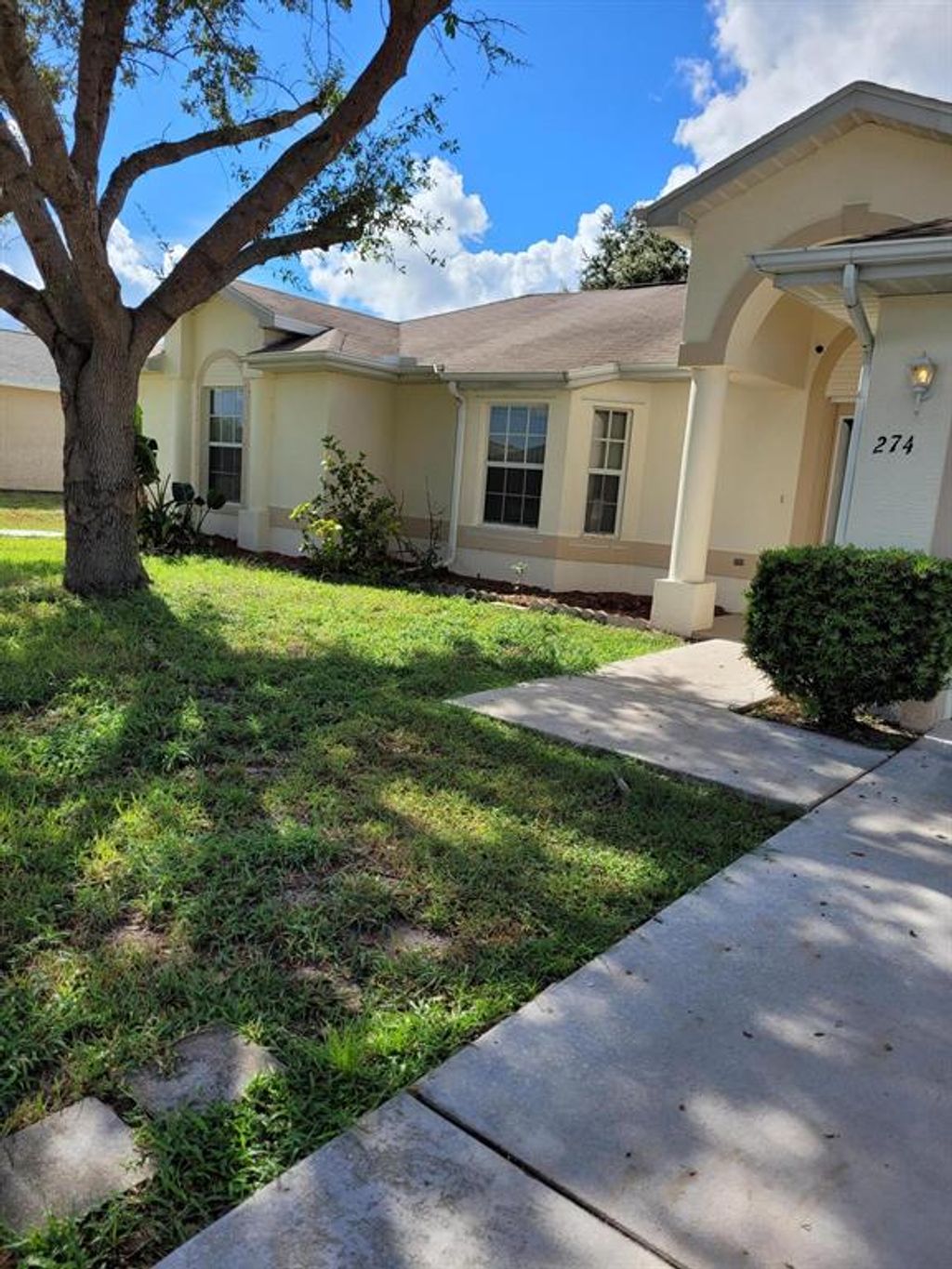 Photo of 274 SW Amesbury Avenue Ave, Port Saint Lucie, FL 34953 (MLS # R10828338)