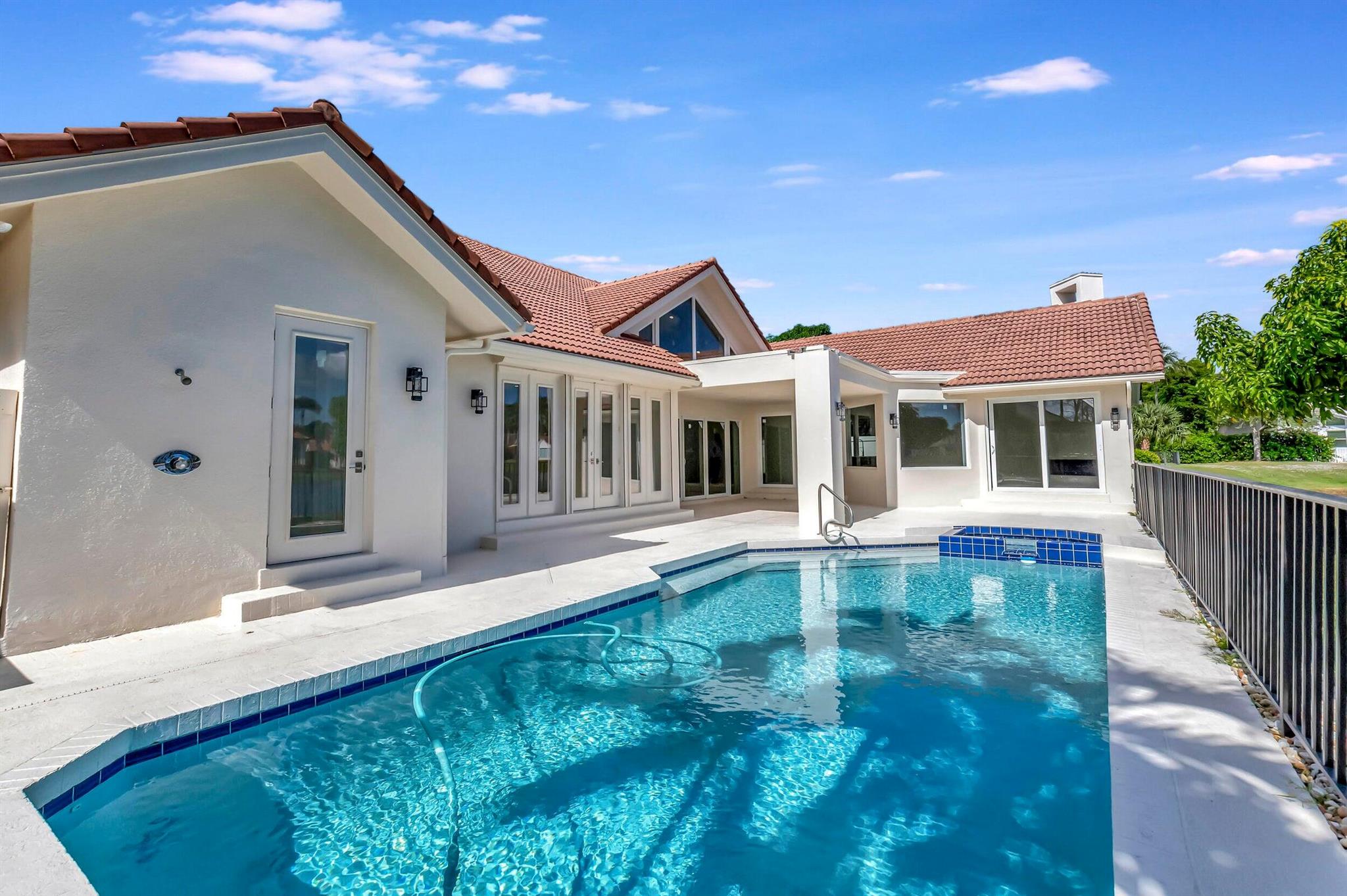 WOODFIELD HUNT CLUB II - Residential