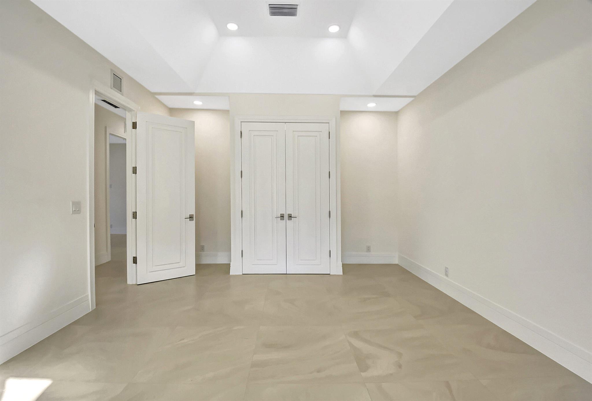 WOODFIELD HUNT CLUB II - Residential