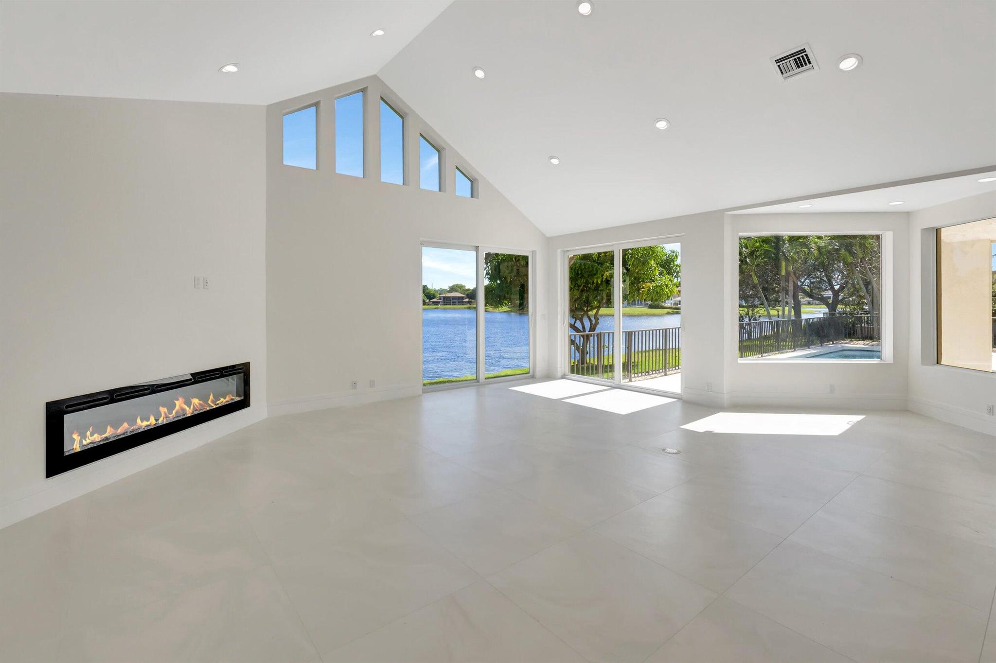 WOODFIELD HUNT CLUB II - Residential