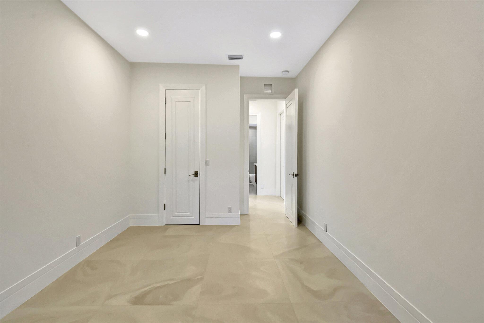 WOODFIELD HUNT CLUB II - Residential