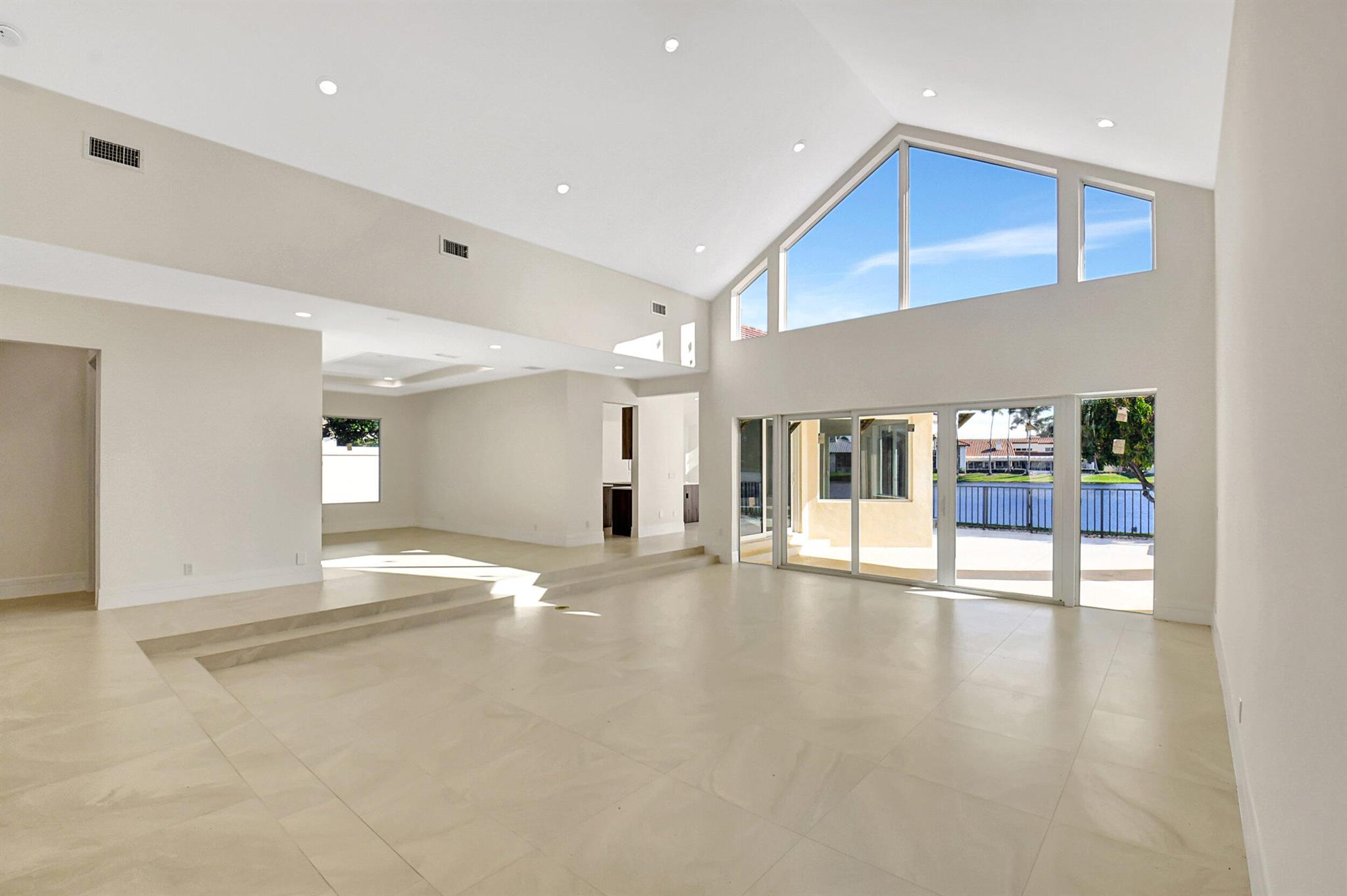 WOODFIELD HUNT CLUB II - Residential