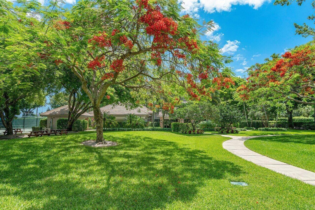 WOODFIELD HUNT CLUB II - Residential