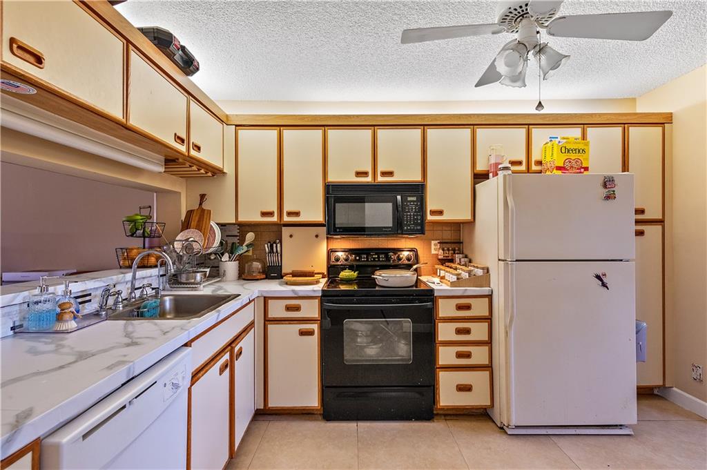 Baywood Village lll - Residential