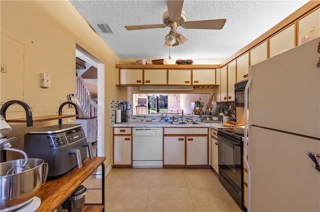 Baywood Village lll - Residential