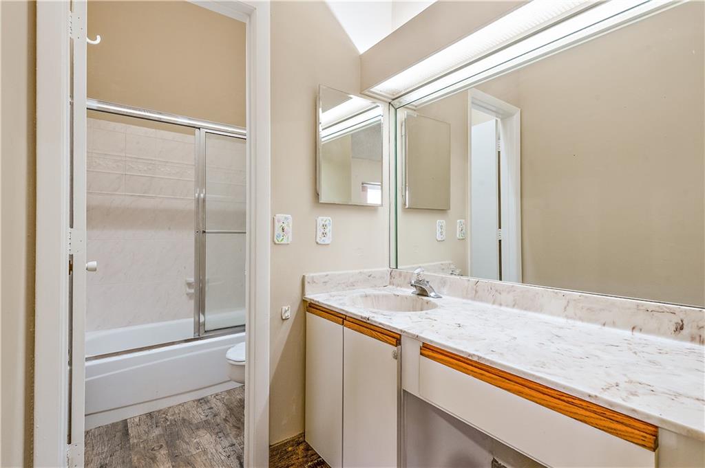 Baywood Village lll - Residential