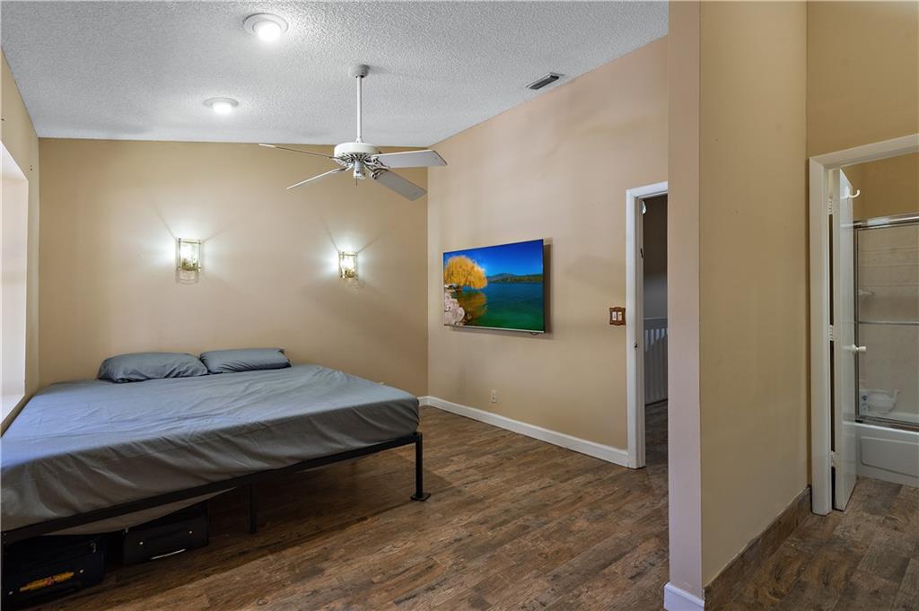 Baywood Village lll - Residential