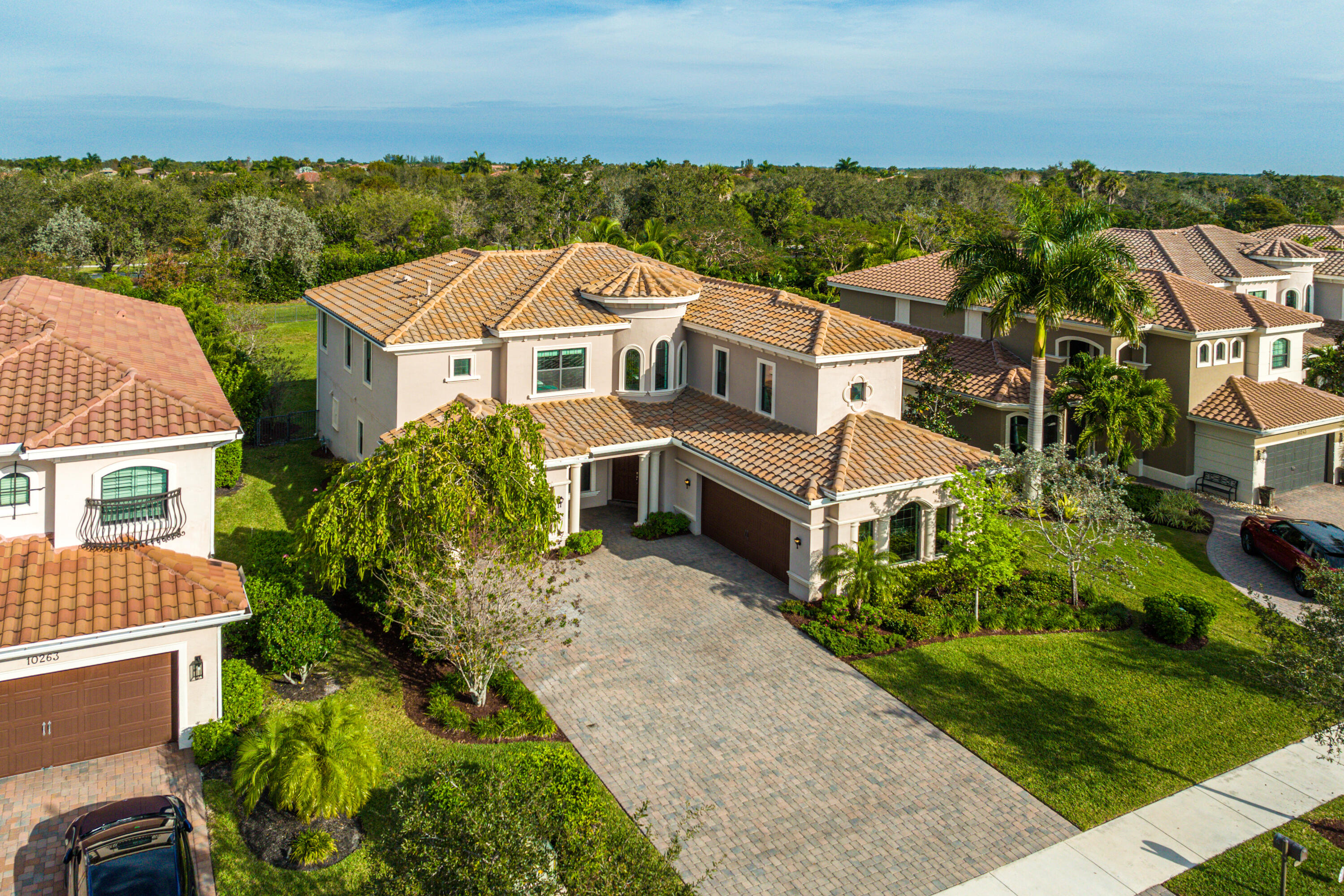 PARKLAND GOLF & COUNTRY CLUB - Residential