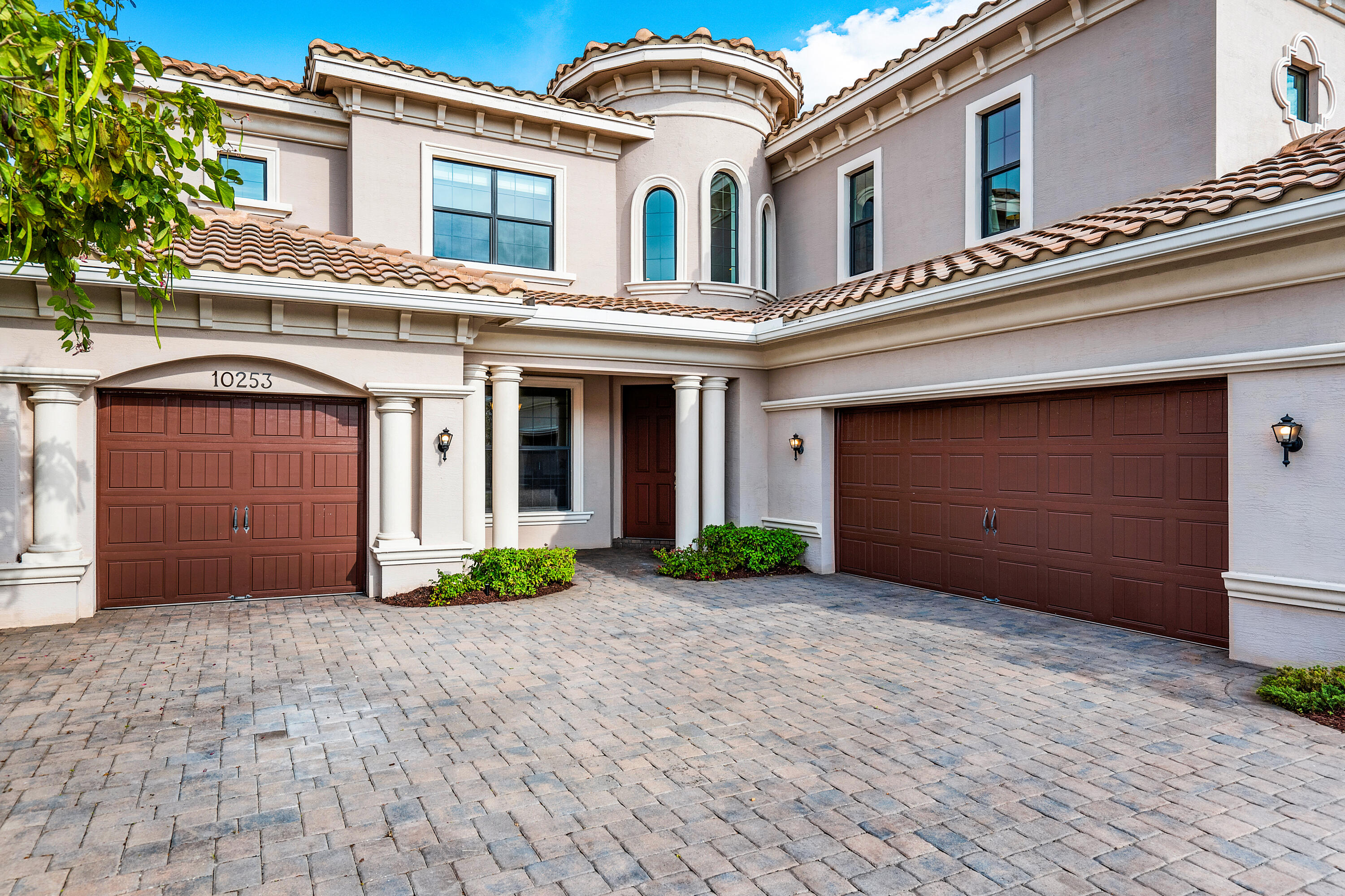 PARKLAND GOLF & COUNTRY CLUB - Residential