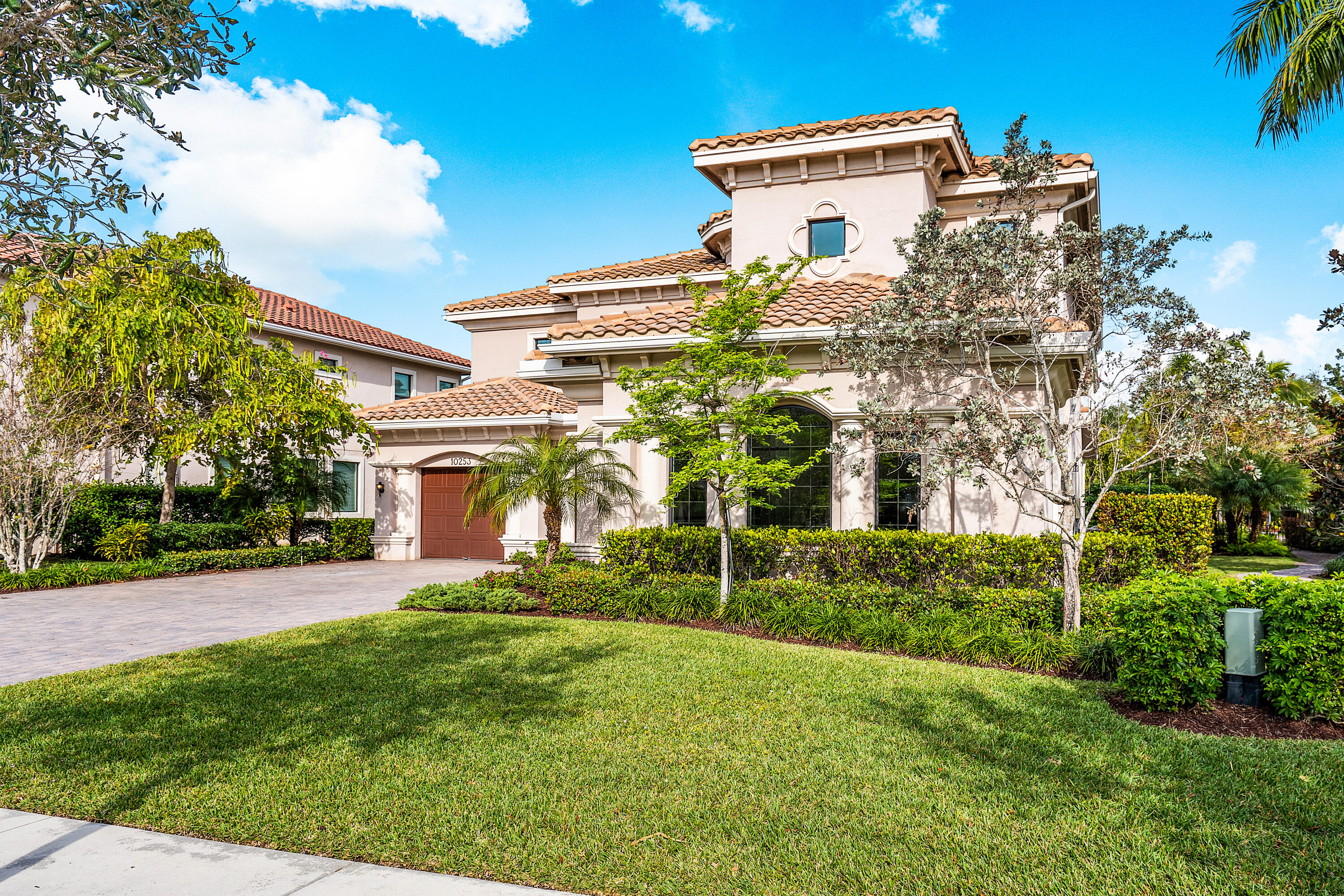 PARKLAND GOLF & COUNTRY CLUB - Residential