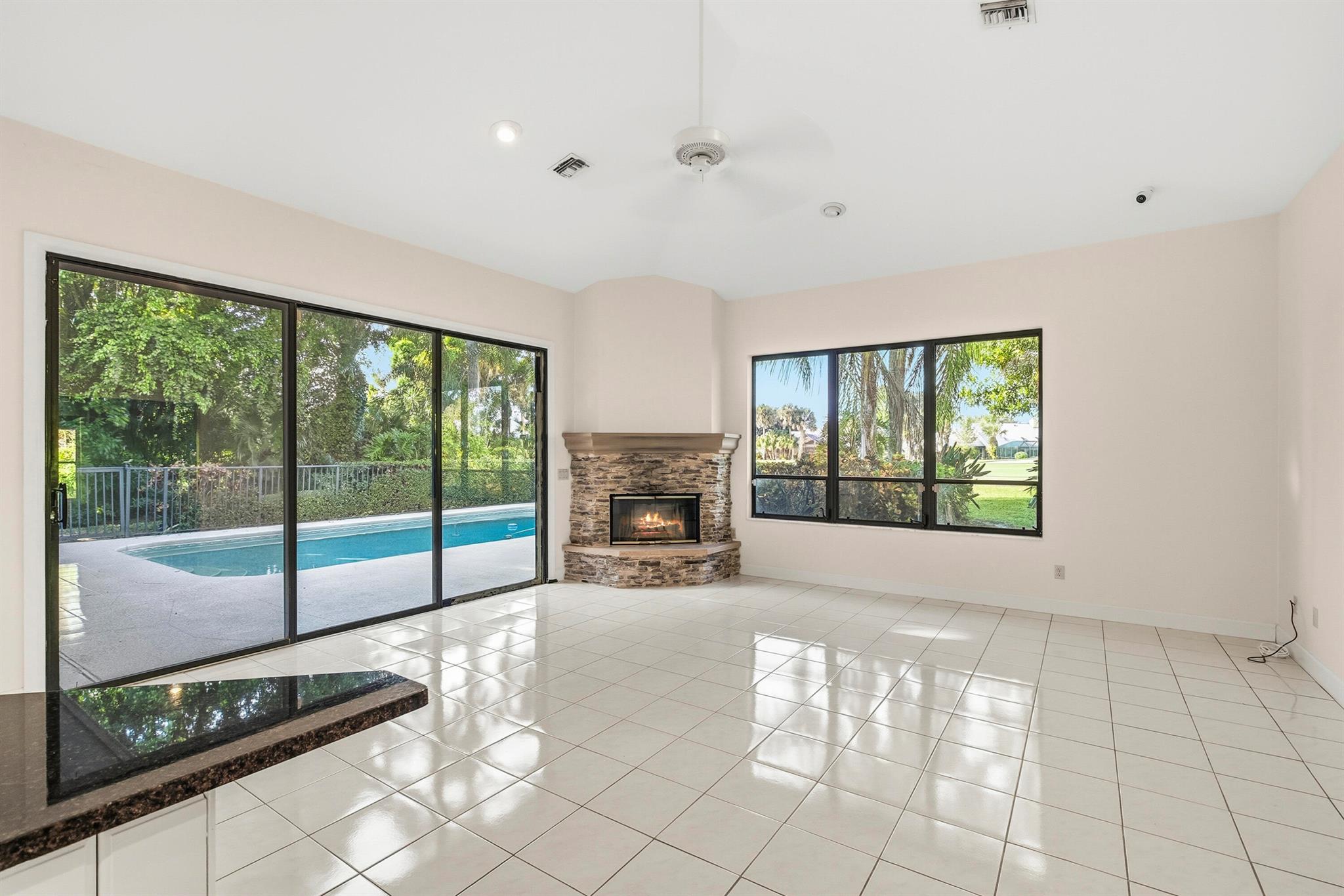 MARINER SANDS - Residential