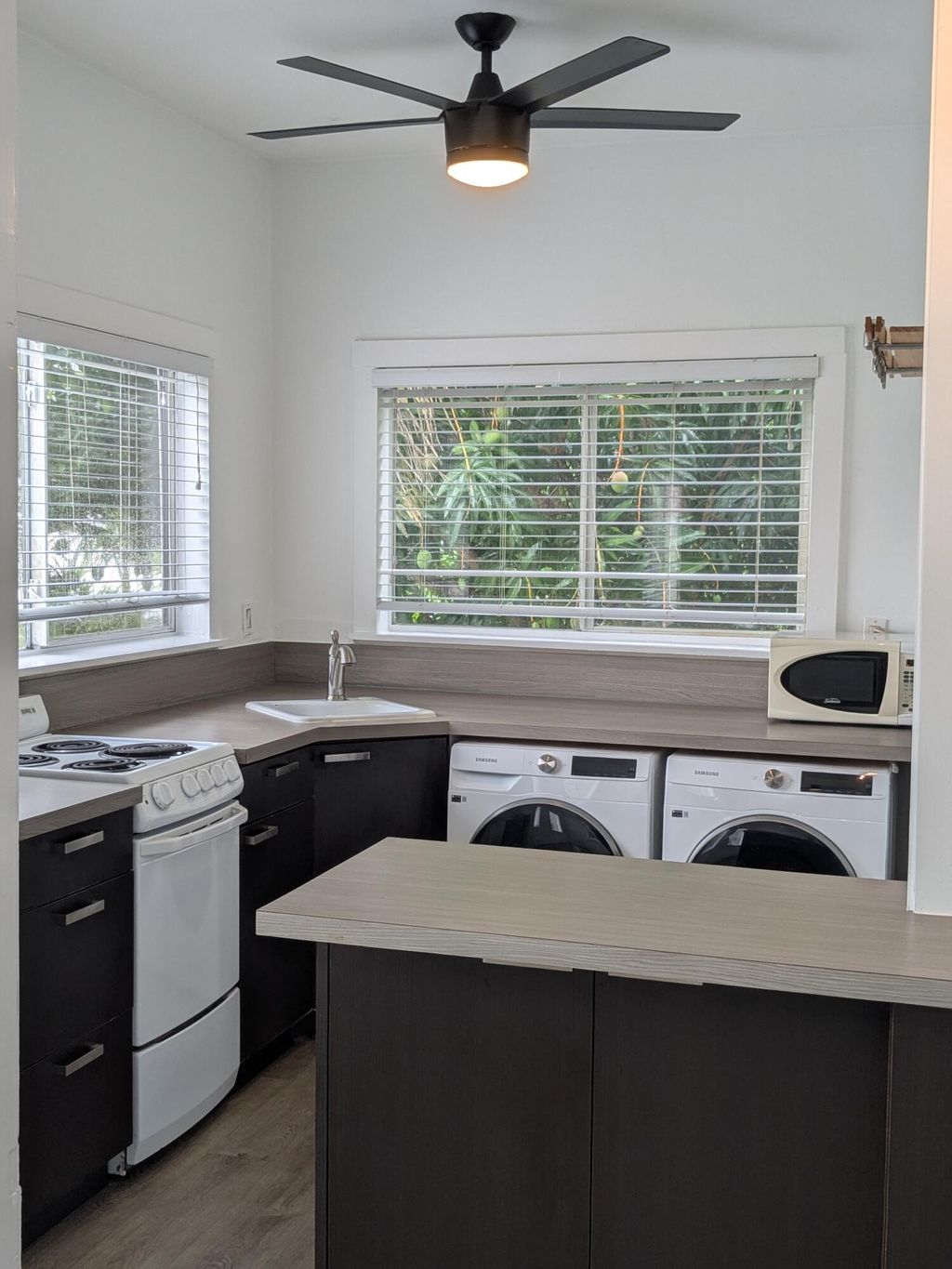 Photo of 21 SE 11th Avenue #Upstairs, Fort Lauderdale, FL 33301 (MLS # B26024491)