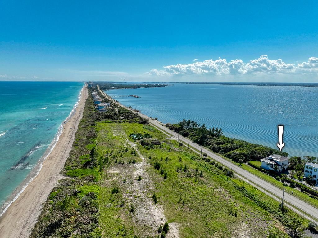 Photo of 7683 Pelican Pointe Drive, Jensen Beach, FL 34957 (MLS # R11061363)