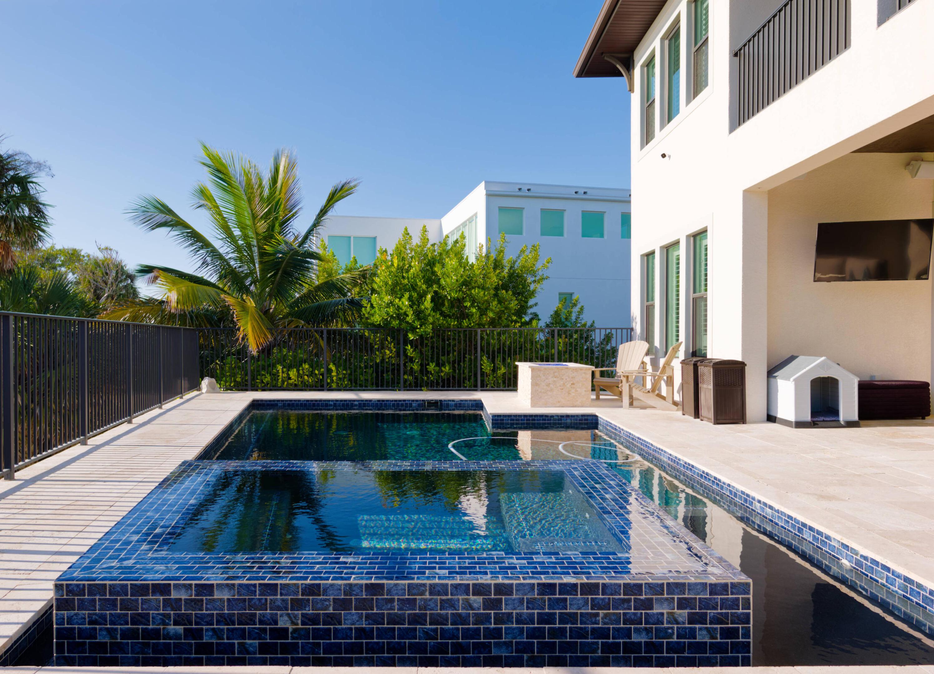 Pelican Pointe West - Residential