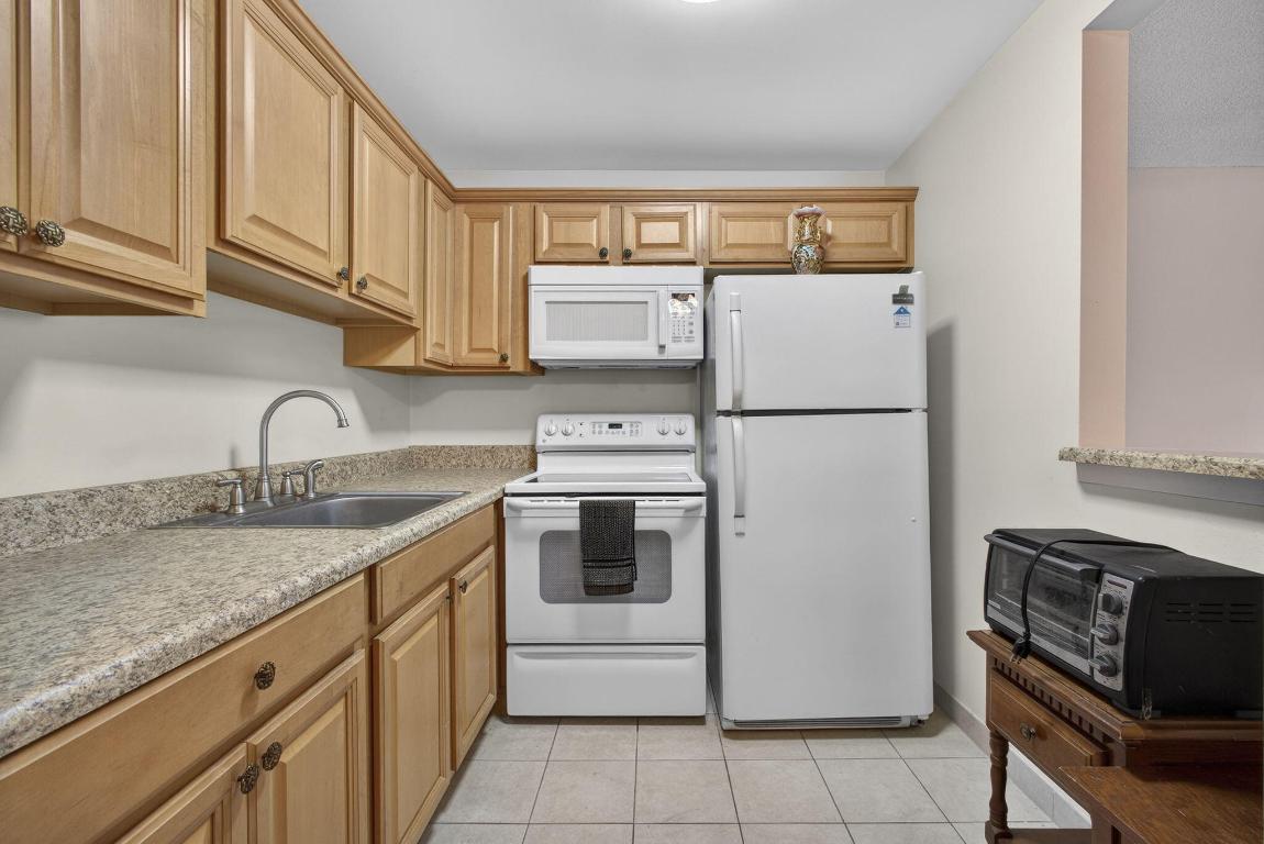 CENTURY VILLAGE-ANDOVER CONDOS - Residential