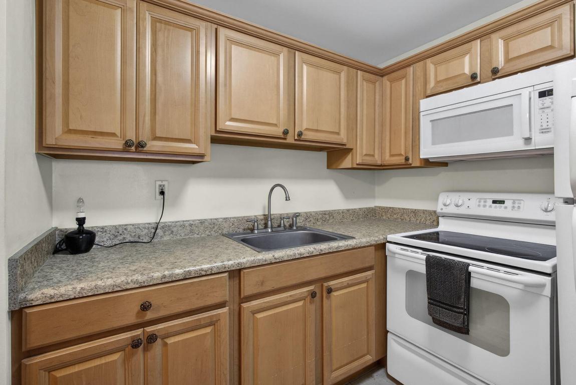 CENTURY VILLAGE-ANDOVER CONDOS - Residential