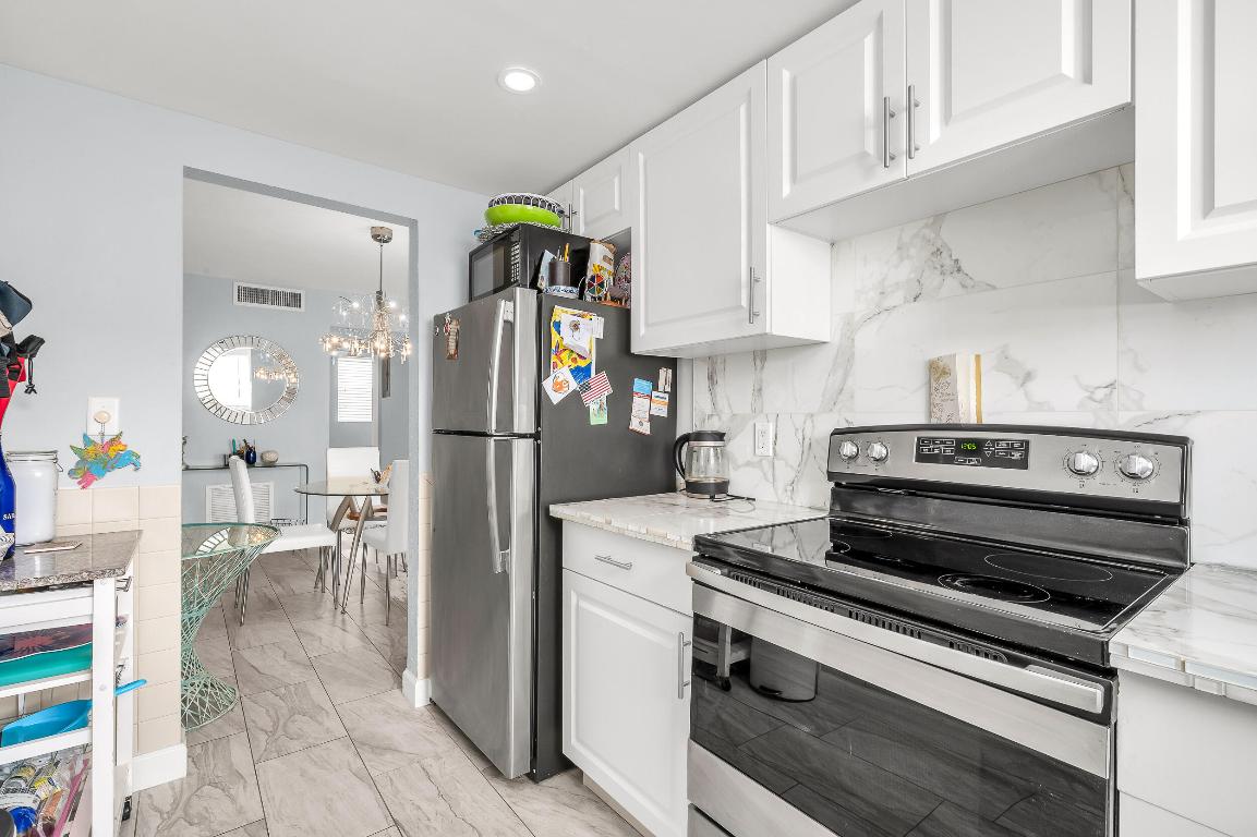 2731 NE 14th St Causeway 430