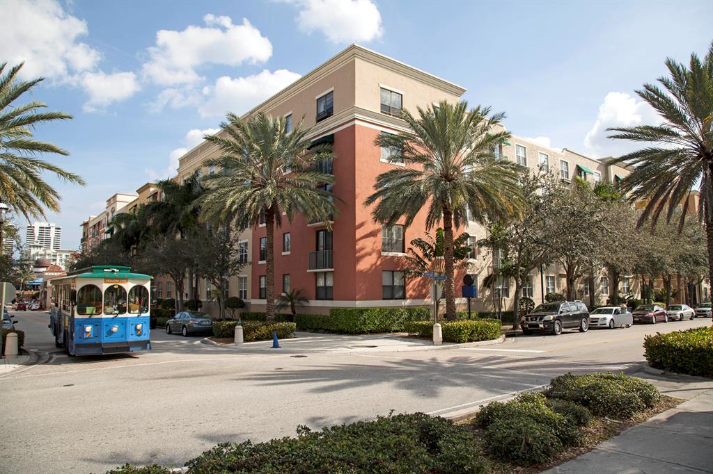 COURTYARDS IN CITYPLACE CONDO - Residential