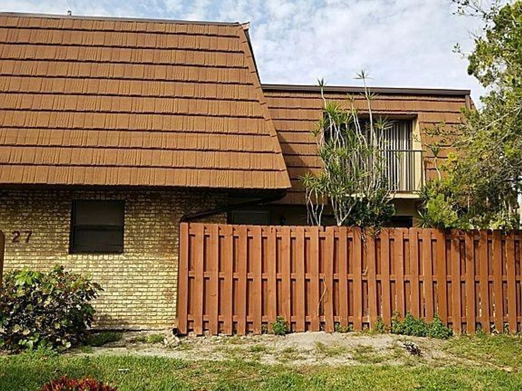 Photo of 1458 N Lawnwood Circle #27d, Fort Pierce, FL 34950 (MLS # R10708495)