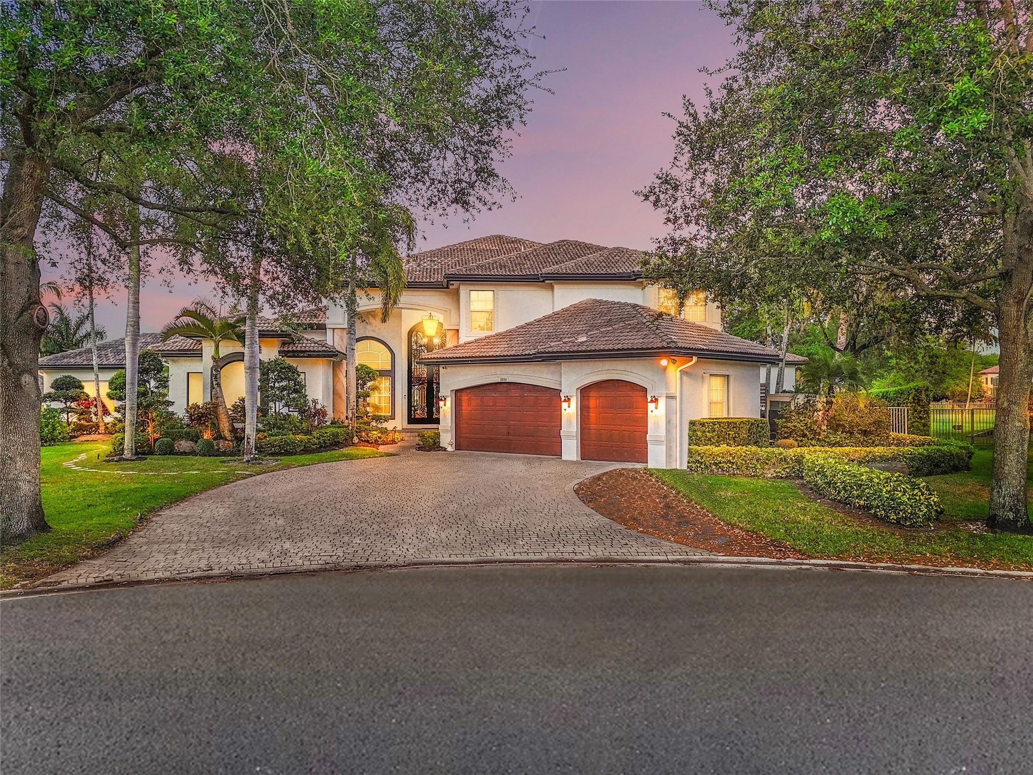 3004 Lake Point Pl
