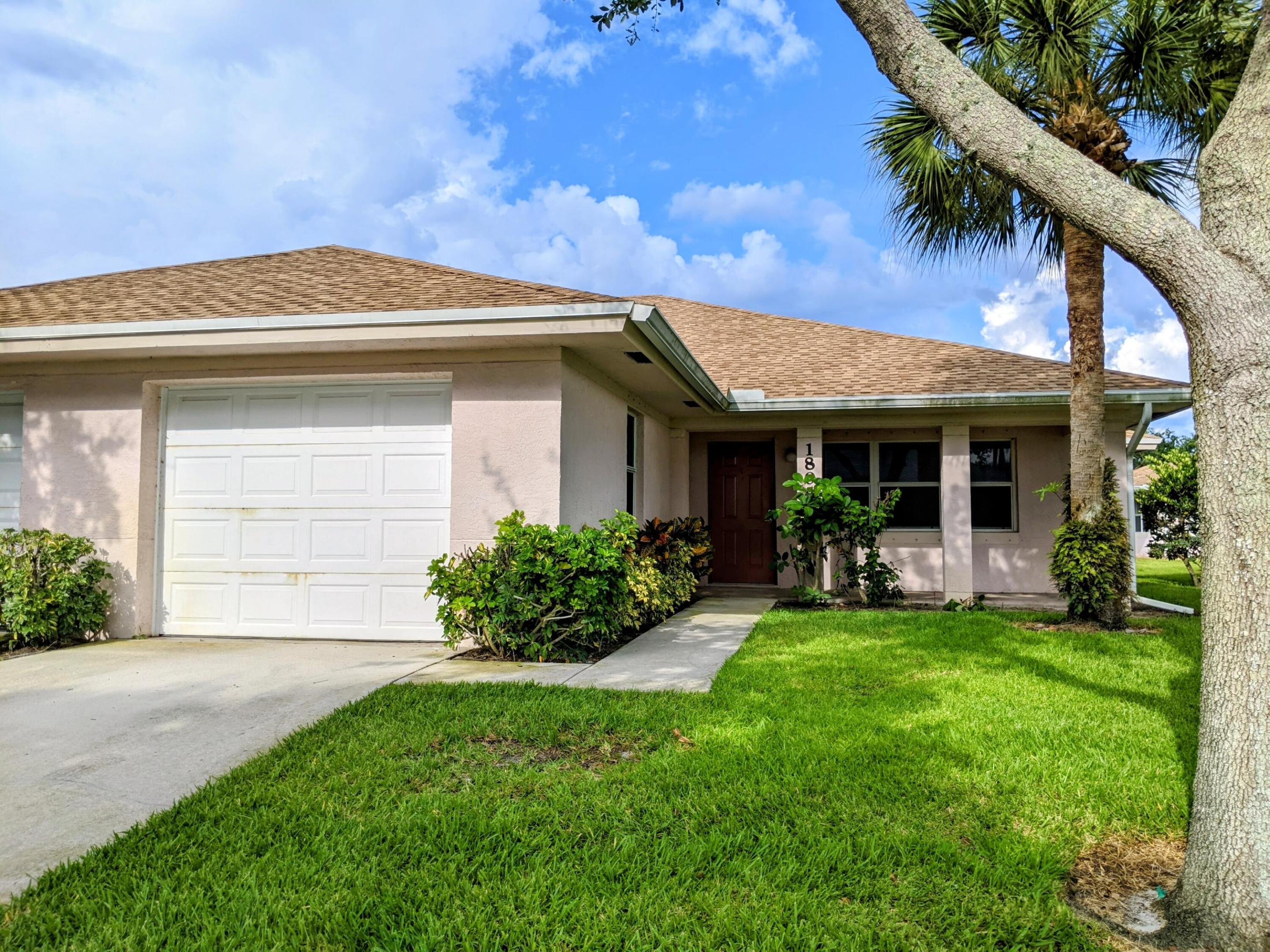 Photo 1 of 26 — 1804 Blue Heron Lane C, Fort Pierce, FL 34982