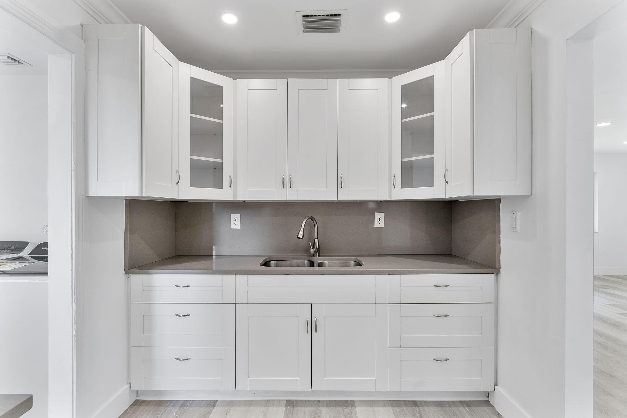 COMMONWEALTH GARDENS - Residential Lease