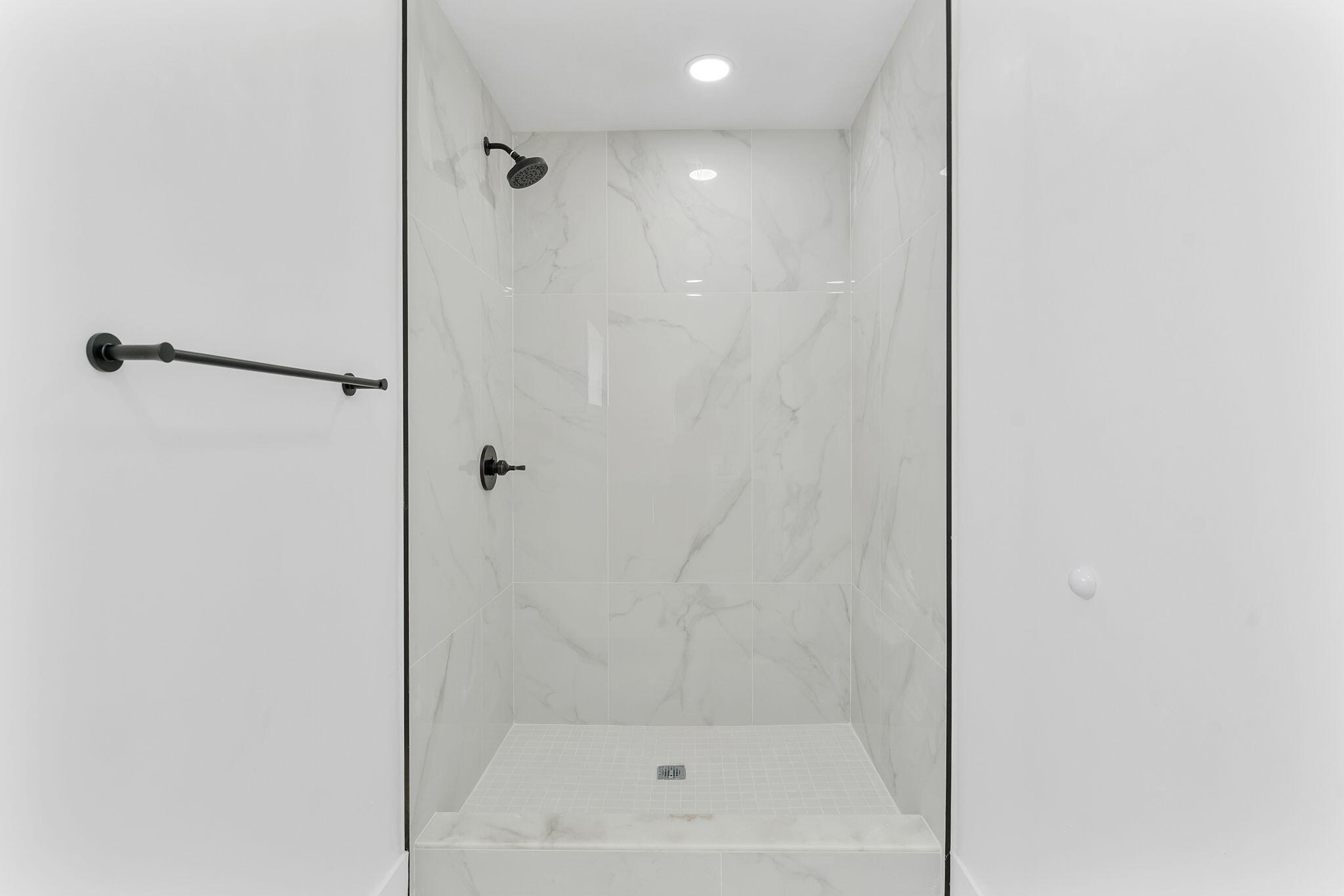 COMMONWEALTH GARDENS - Residential Lease