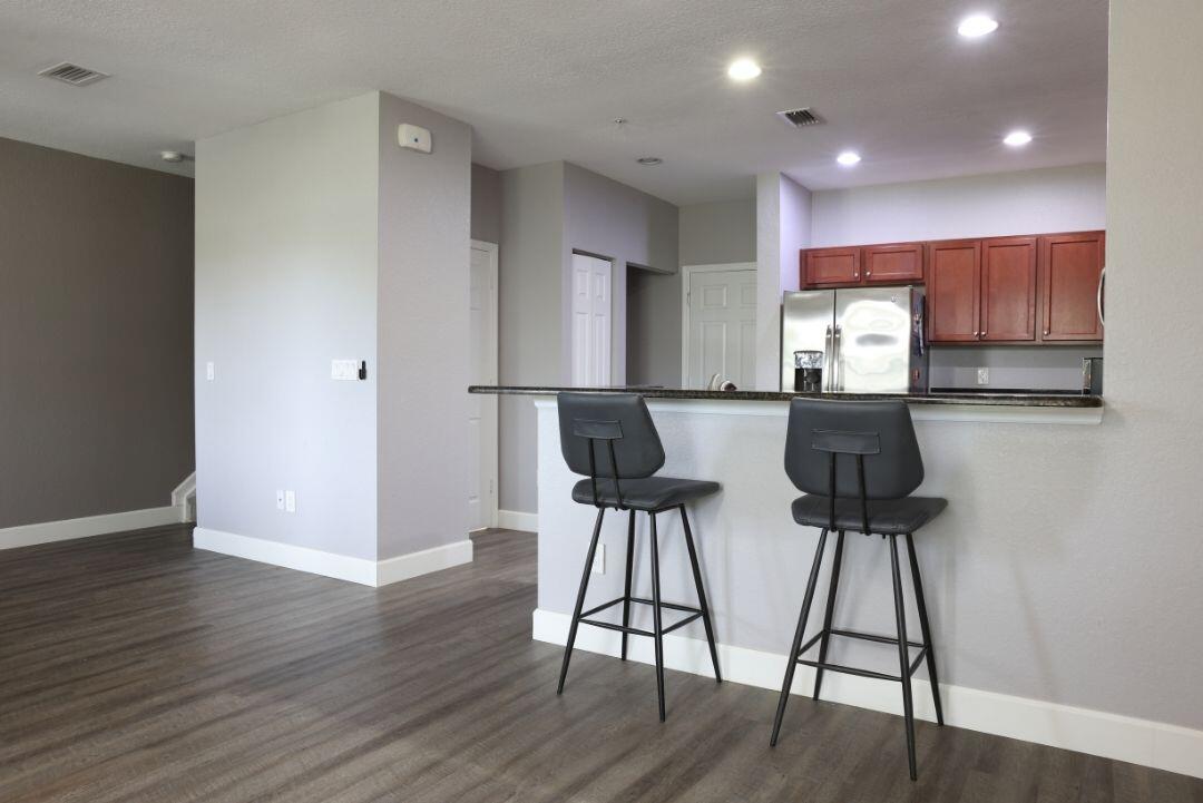 PALOMA LAKES - Residential